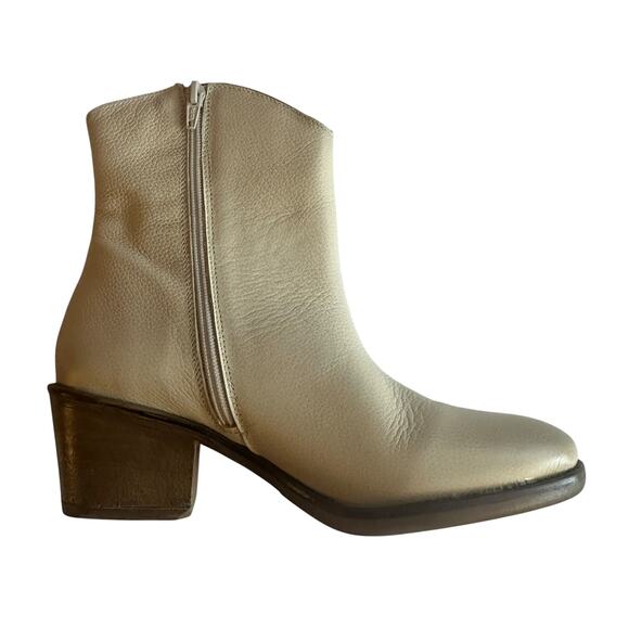 Miz Mooz Beige Boots with Upper Leather for Women for sale  Miz Mooz Duarte Boots Womens Size 38 US 8 Linen Cream Leather Western BOX